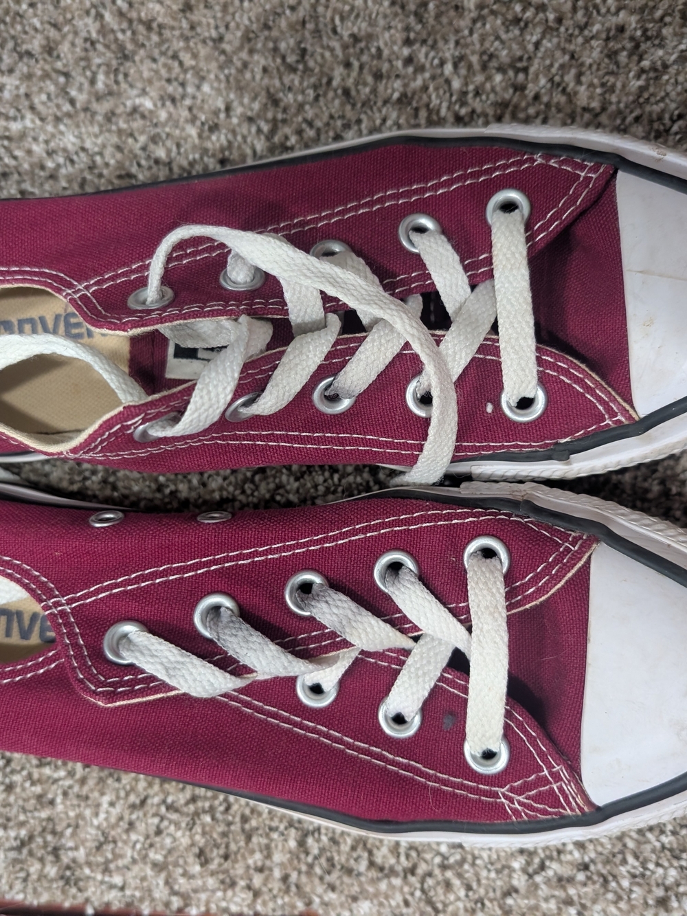 Converse Low-Top Sneakers in Maroon and White